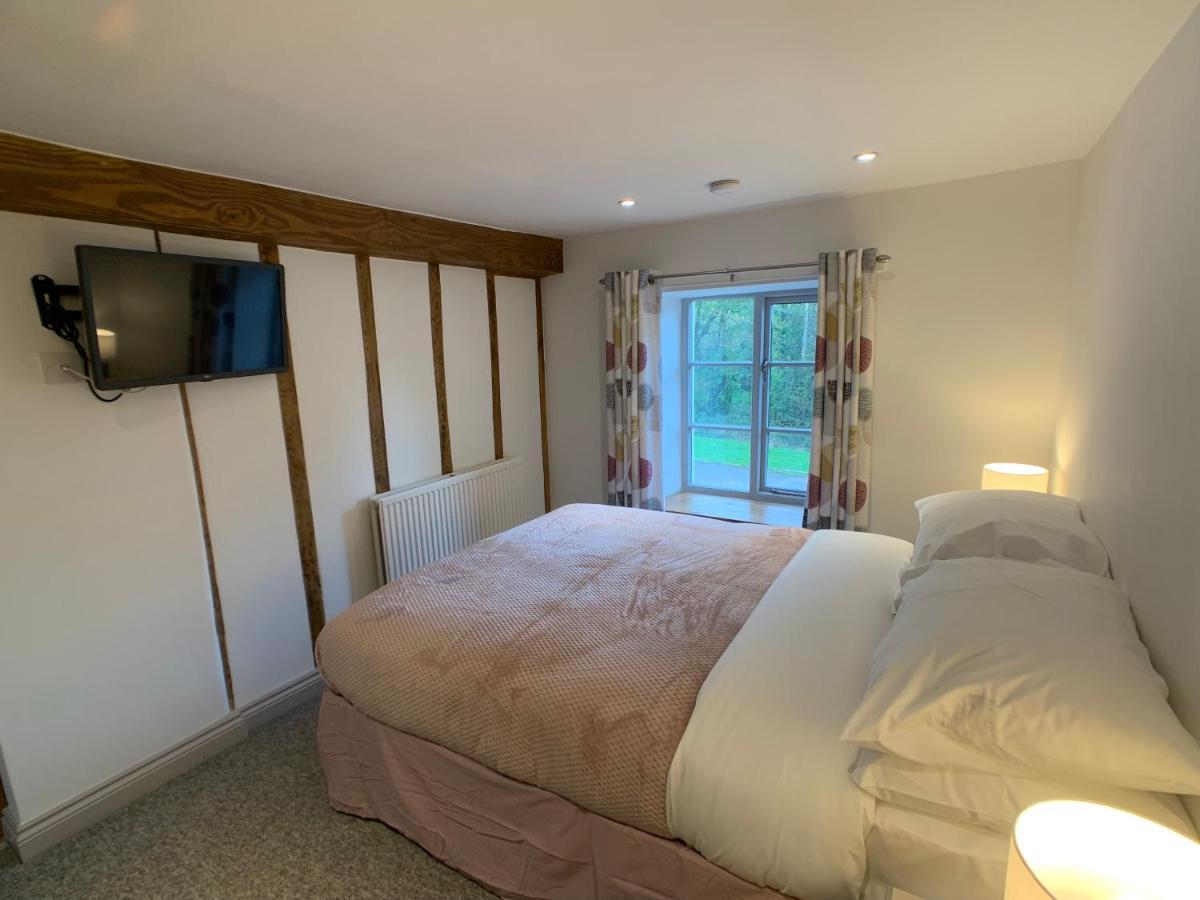 Swan House Tea Room And Bed & Breakfast 利德尼 外观 照片