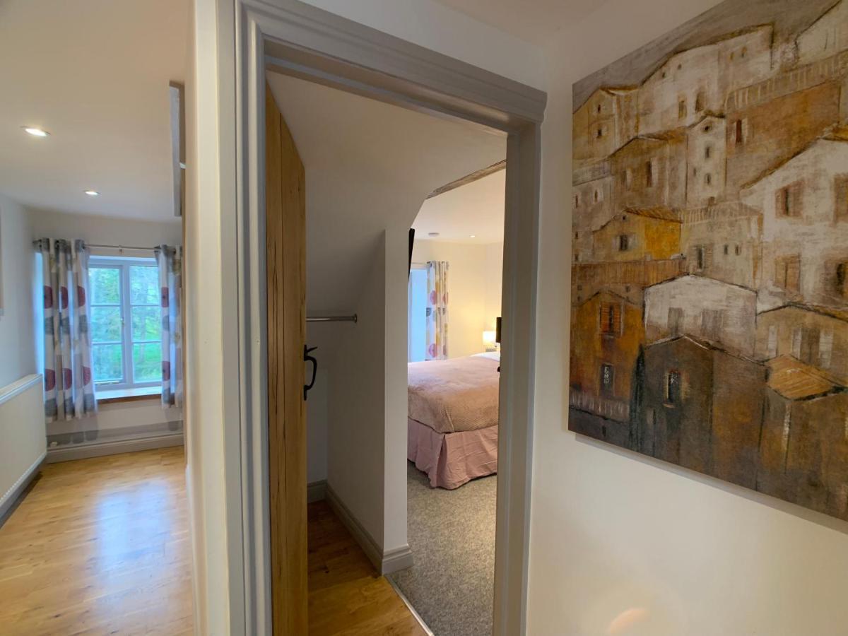 Swan House Tea Room And Bed & Breakfast 利德尼 外观 照片